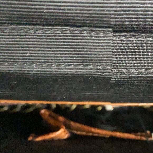 Lulu Animal Print Purse Can be used as a clutch or has a tarnished metal chain - Picture 6 of 6